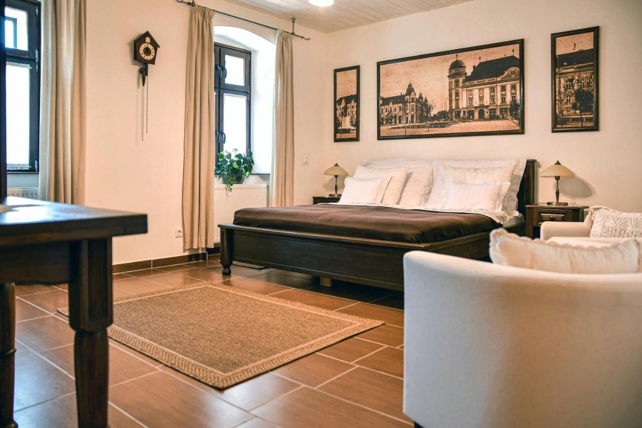 Szin-Es Vendeghaz Bed & Breakfast Szentes Ngoại thất bức ảnh