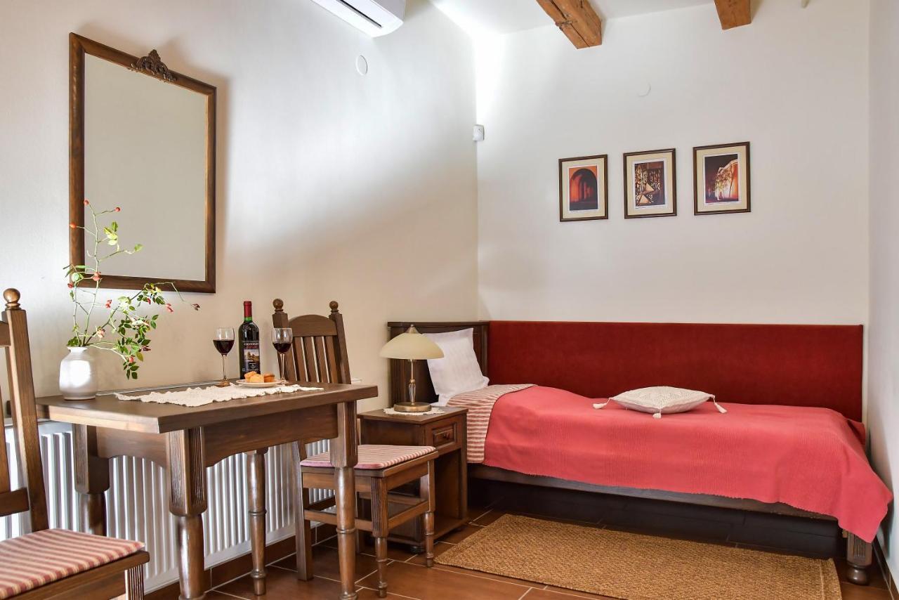 Szin-Es Vendeghaz Bed & Breakfast Szentes Ngoại thất bức ảnh